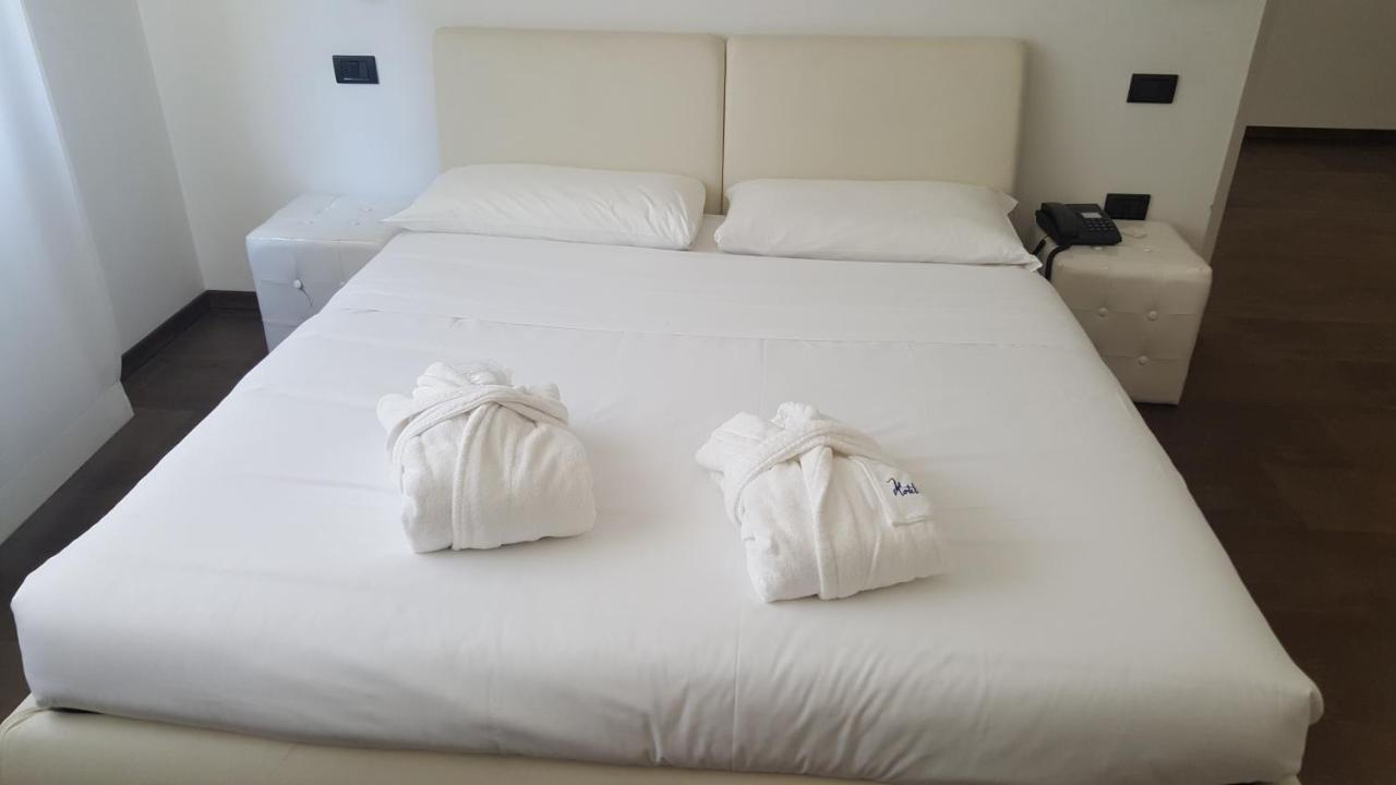 Hotel Cristallo Удине Екстериор снимка