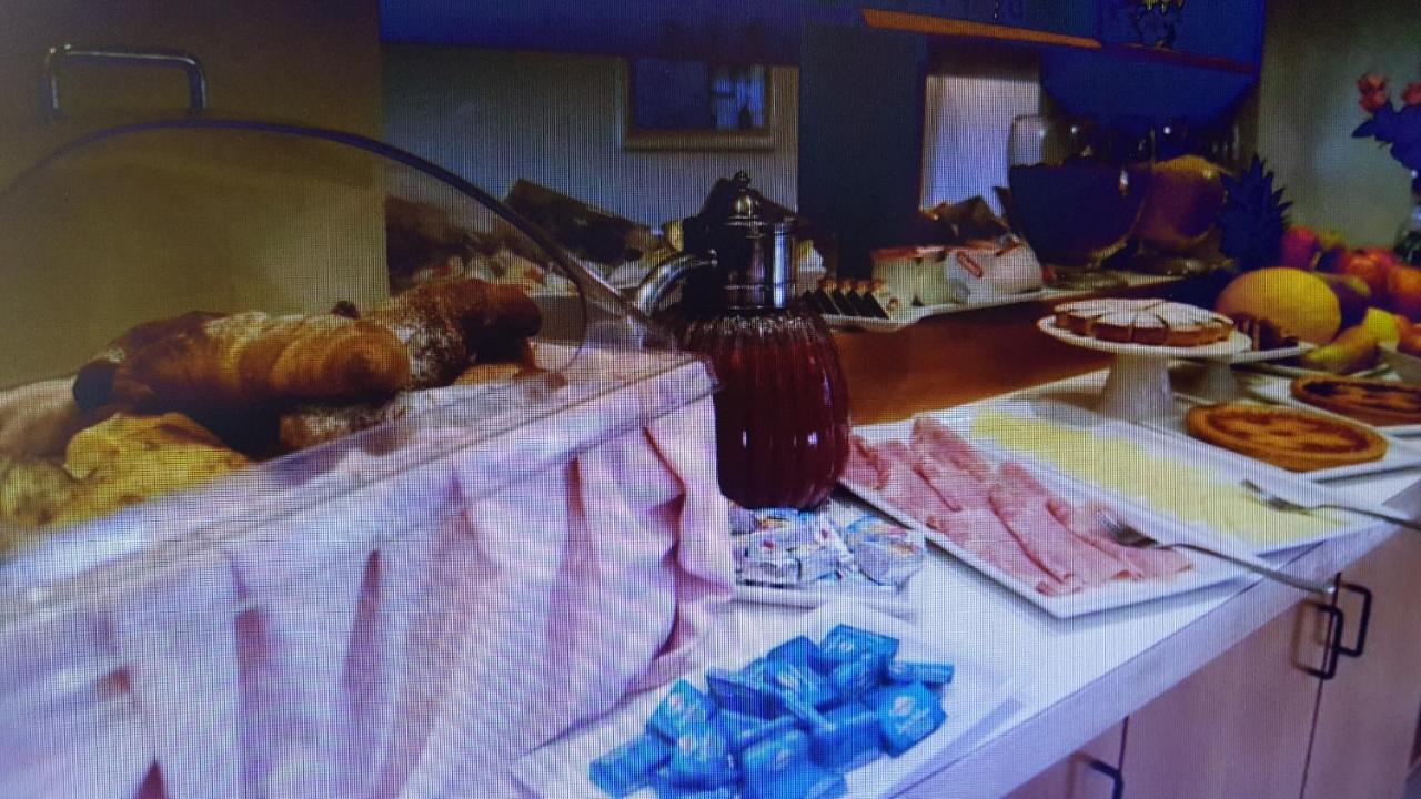 Hotel Cristallo Удине Екстериор снимка