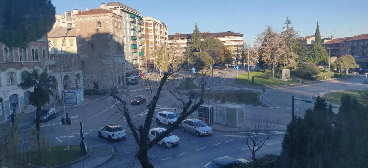 Hotel Cristallo Удине Екстериор снимка