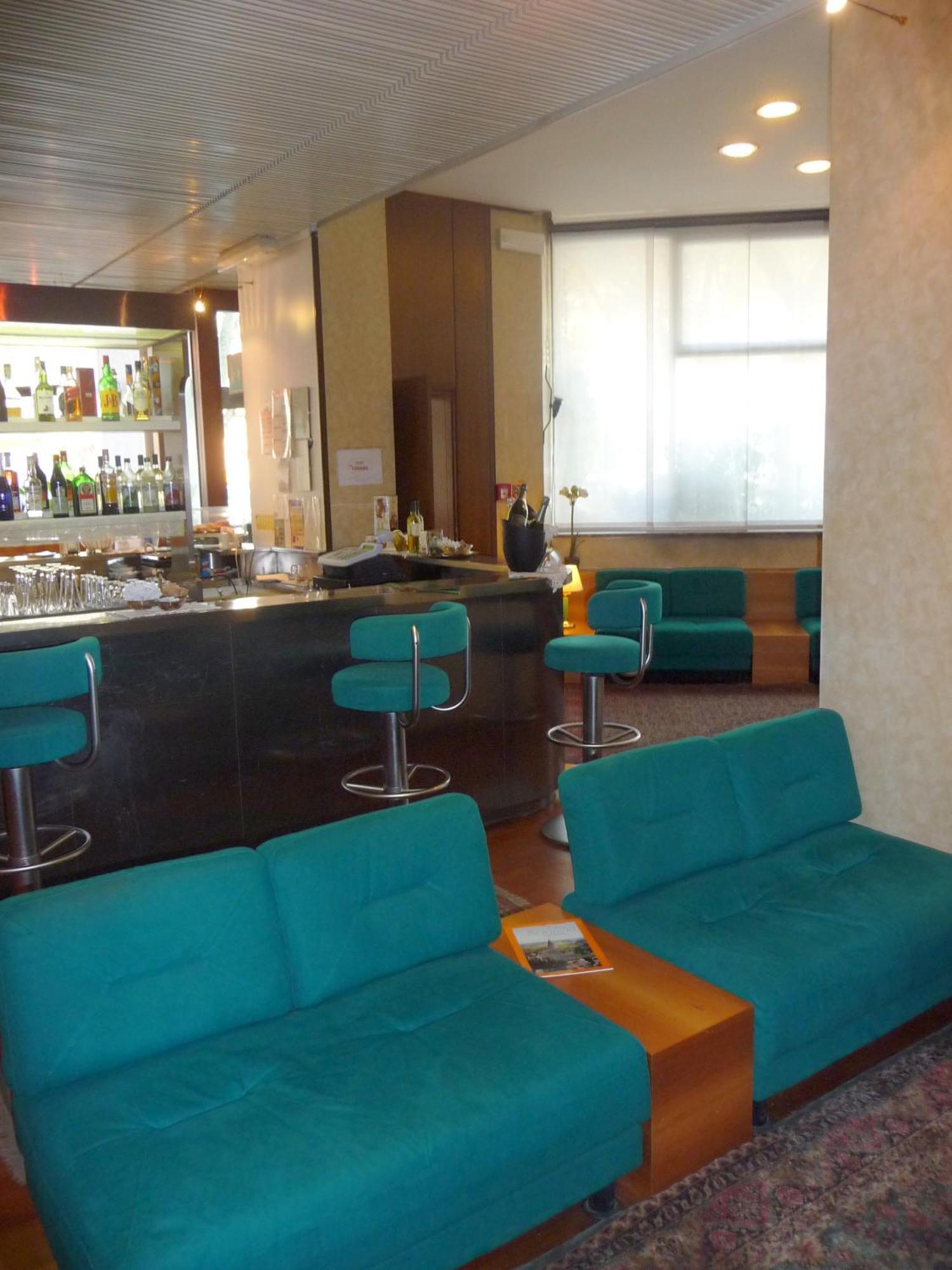 Hotel Cristallo Удине Екстериор снимка