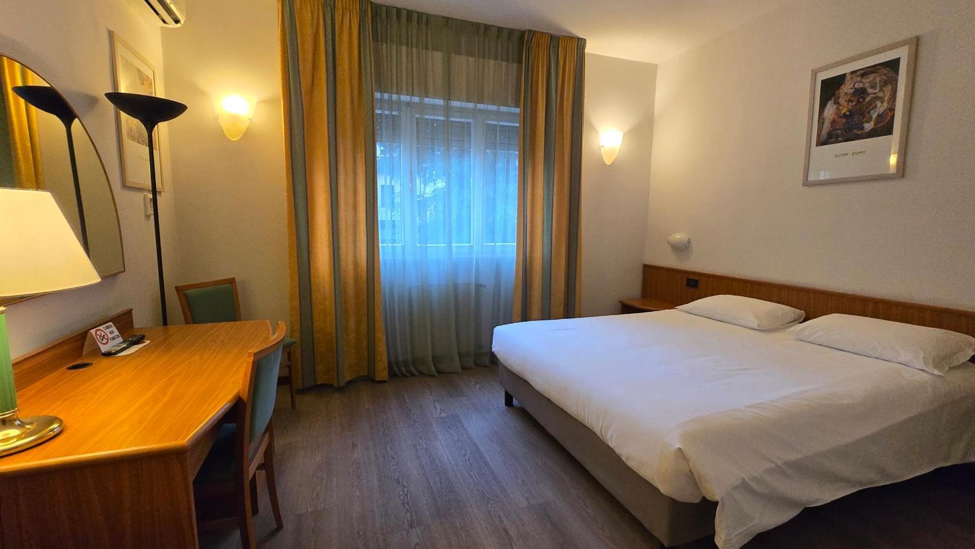 Hotel Cristallo Удине Екстериор снимка