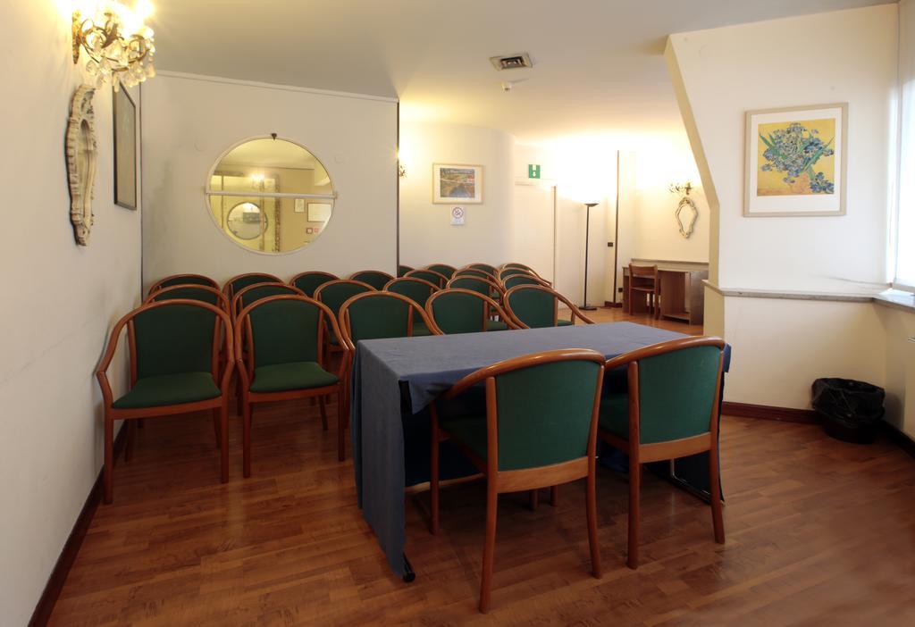 Hotel Cristallo Удине Екстериор снимка