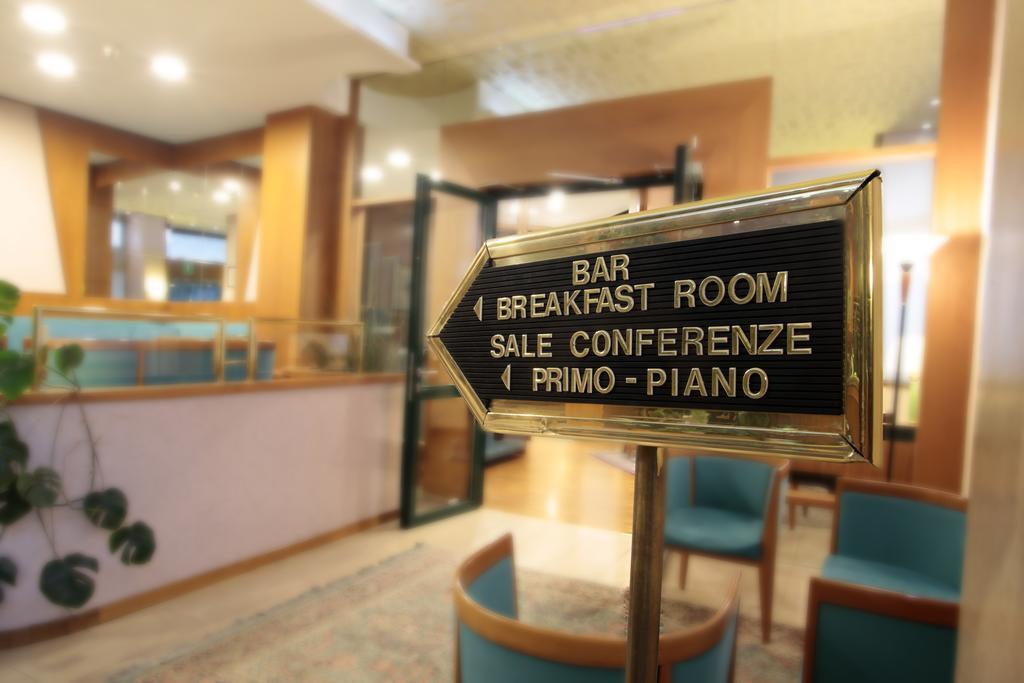 Hotel Cristallo Удине Екстериор снимка
