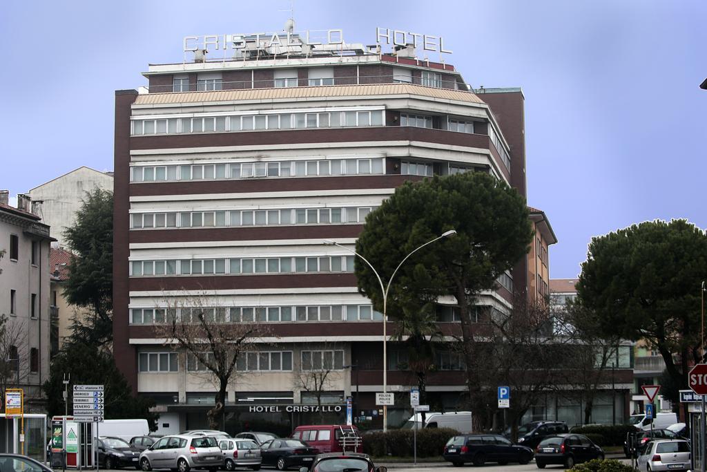 Hotel Cristallo Удине Екстериор снимка