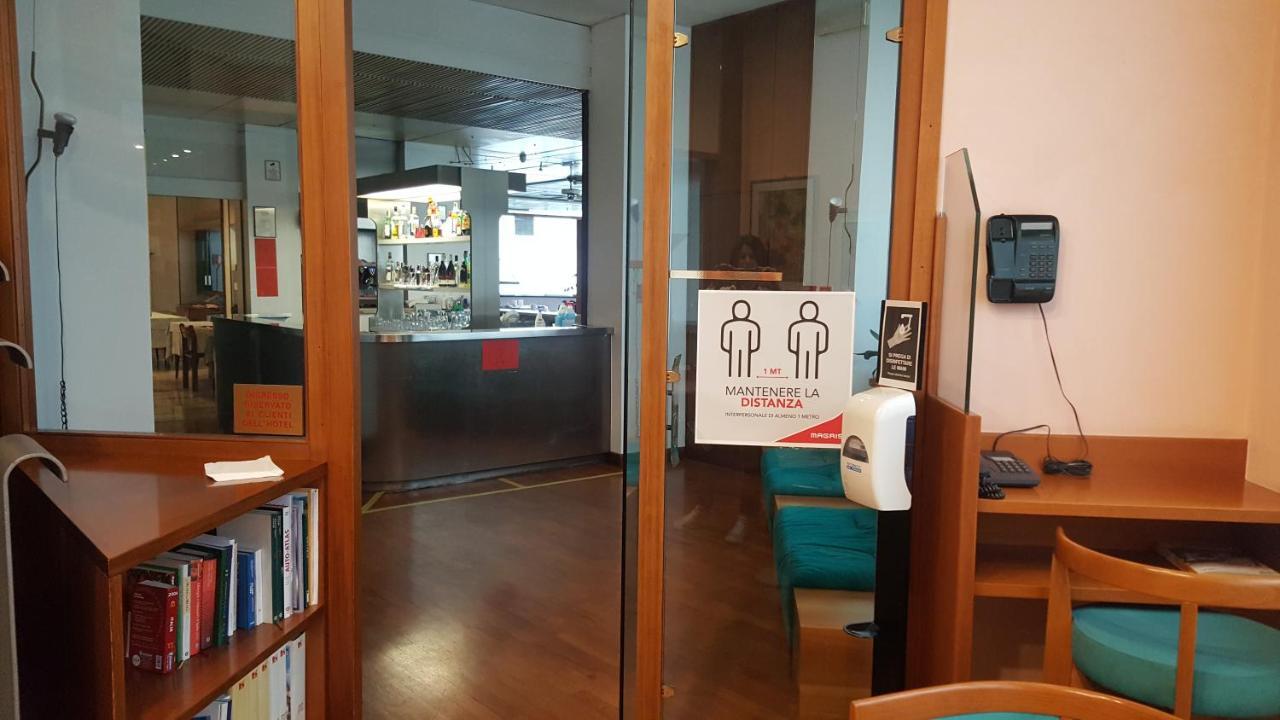 Hotel Cristallo Удине Екстериор снимка